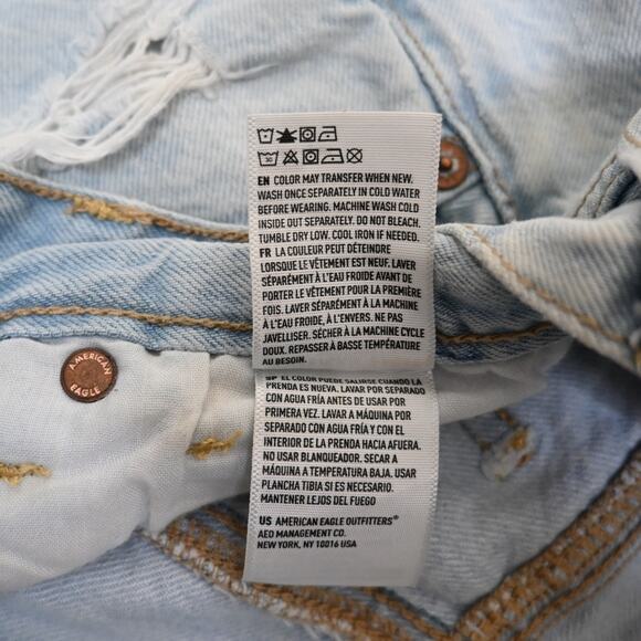 American Eagle Womens 2 Light Wash Cuffed Mom Jean Short - Picture 11 of 11